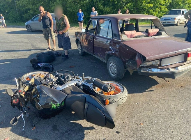 В Сасовском районе мотоциклист въехал в ВАЗ | ya62.ru