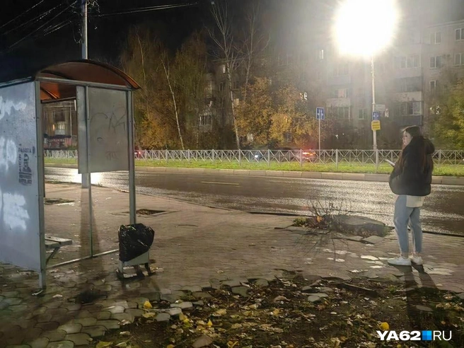 Остановка на Черновицкой, где Катерина ждет свой транспорт | Источник: Кристина Мельникова / YA62.RU