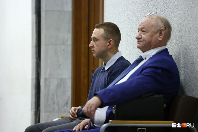 Данил пришел в суд со своим адвокатом | Источник: Владислав Лоншаков / Е1.RU