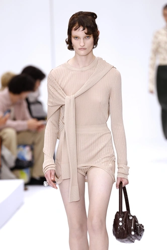 Acne Studios ss25 | Источник: Legion Media