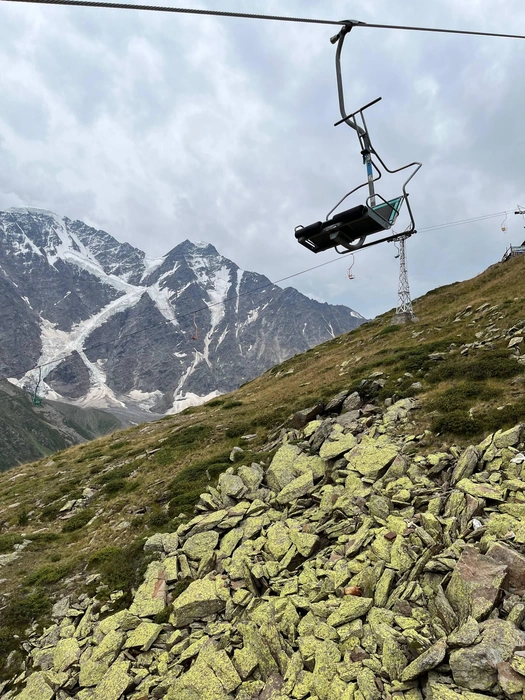 На гору туристов ведет канатная дорога | Источник: герой публикации