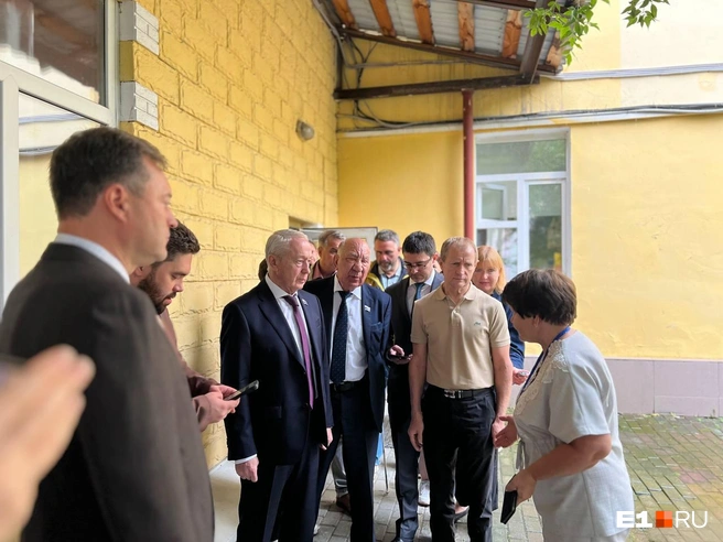 В библиотеке предприятия прошло выездное заседание комитета социальной политики | Источник: E1.RU