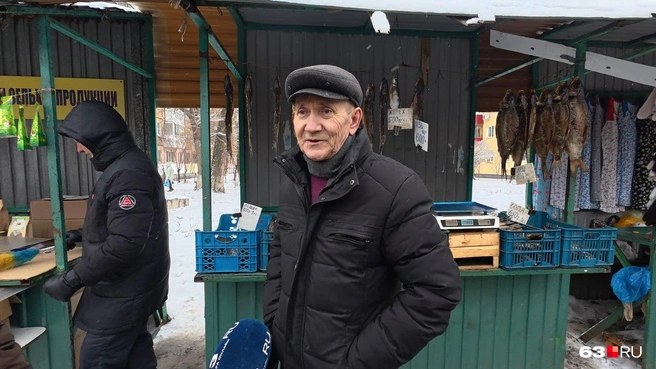 — А до пенсии где работали?— Где только не работал: и на заводе и, как говорится, «по морям, по волнам», — отшучивается Рафаил | Источник: Алексей Ногинский / 63.RU