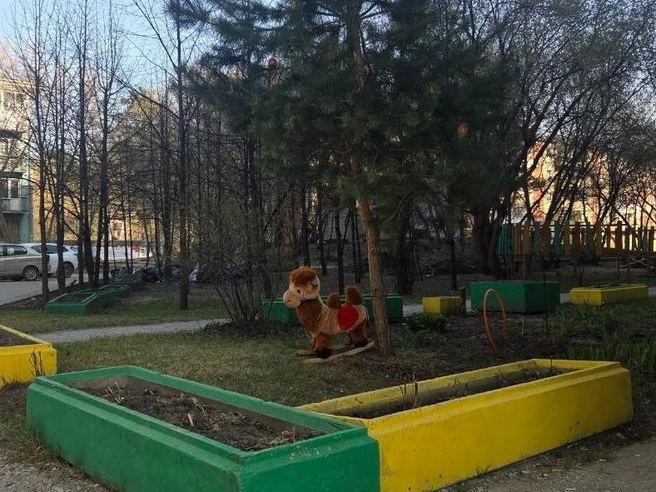 Фигура верблюда появилась недалеко от станции «Сеятель» | Источник: предоставлено читателем НГС