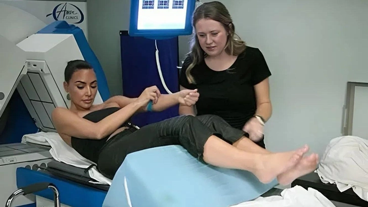 Как сейчас выглядит Ким Кардашьян, которая публично объявила о страшном заболевании на публике | Источник: кадр из видео