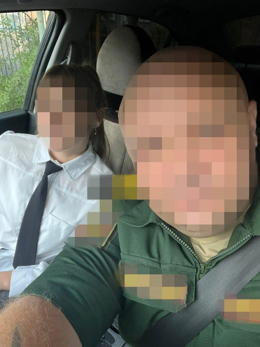 Михаил всегда подвозил свою дочь на занятия в школу | Источник: из семейного архива Свердловых