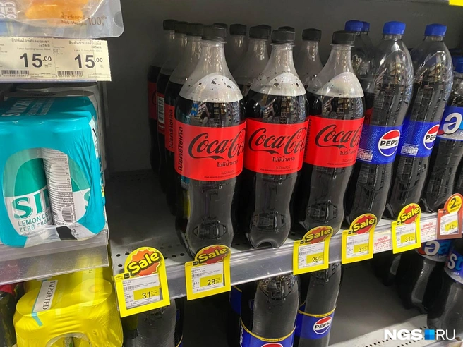 Coca-Cola стоит 72,5 рубля за 1,5 литра, Pepsi&nbsp;— 77,5 рубля | Источник: Екатерина Евстафьева / NGS.RU
