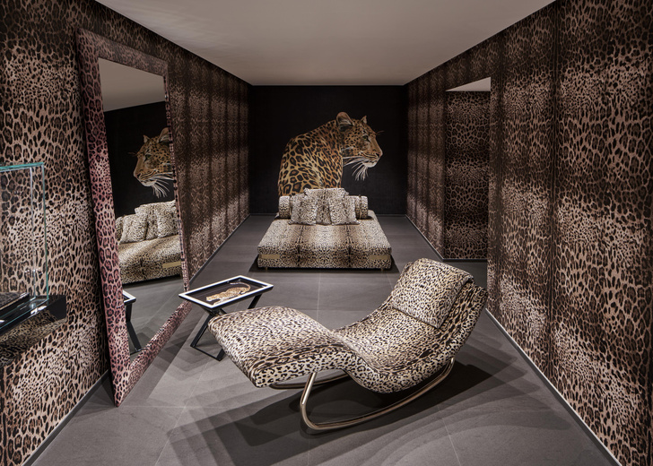 В Милане открылся первый мебельный бутик Dolce & Gabbana