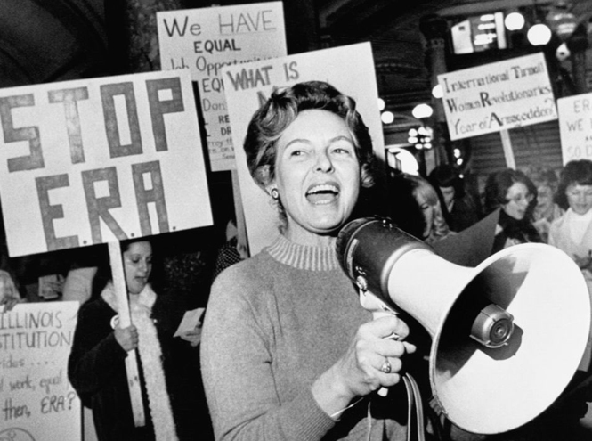 «Миссис Америка»: история Филлис Шлэфли – самой знаменитой антифеминистки