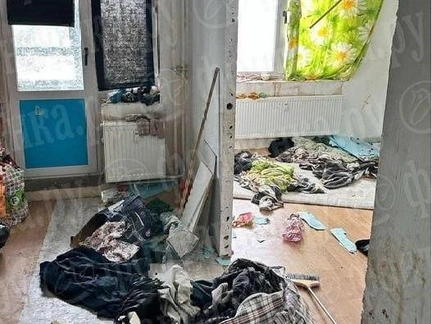 В Мурино трое детей-маугли выживали в квартире-свалке, их нашли измазанными фекалиями: что с родителями?