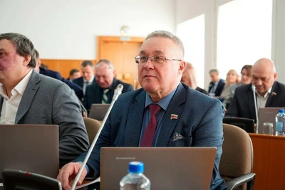 Двое депутатов покинули Заксобрание Вологодской области