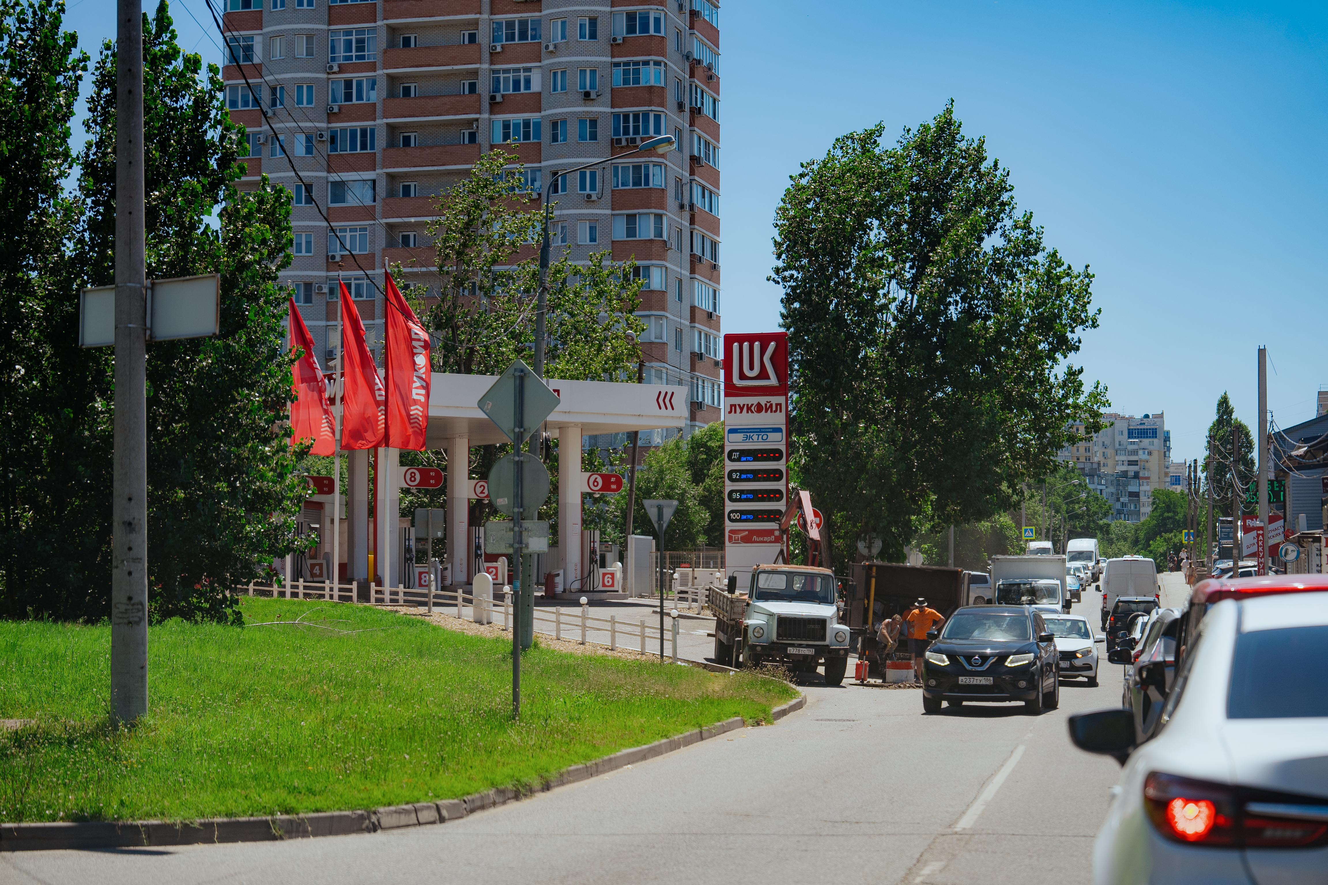 Где найти бензин по дороге на побережье в Краснодарском крае