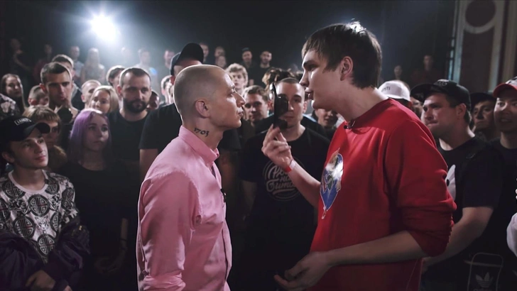 Источник: Батл Oxxxymiron (признан в РФ физлицом-иностранным агентом) vs Гнойный