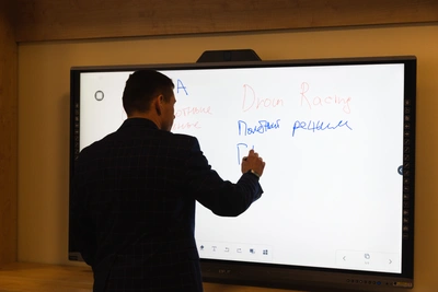 Горожане обсуждают скандал в екатеринбургском лицее