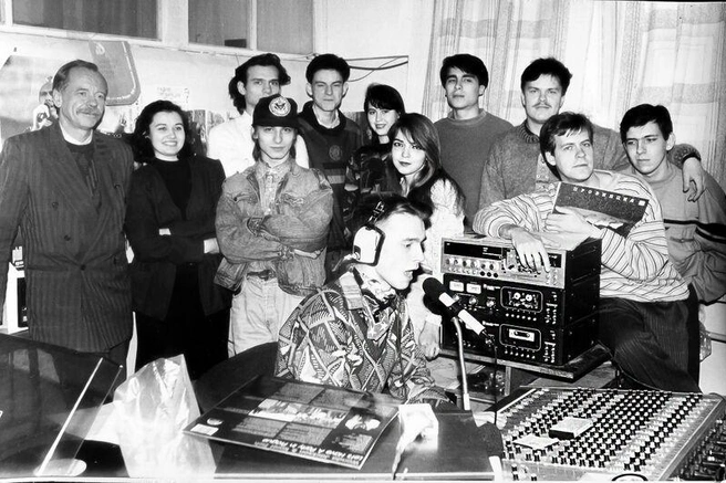 Первый состав «Радио 103». Февраль, 1993, Ростов. Сергей Пименов за пультом | Источник: DJ1030
