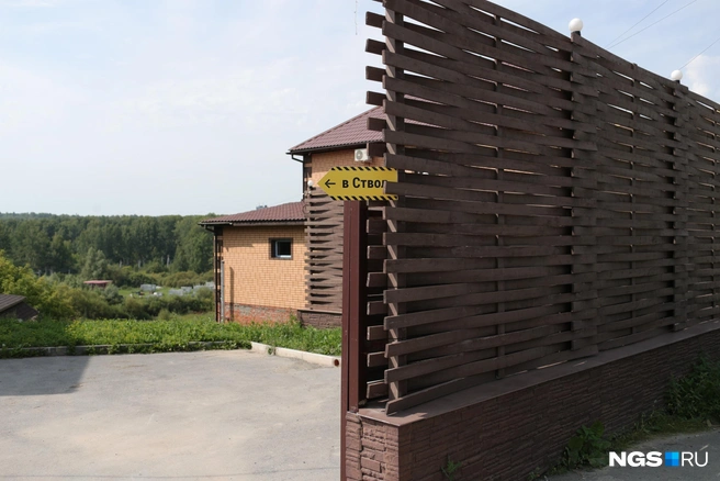 И прокуратура, и администрация района выявили нарушения, но меры пока не предприняли | Источник: Андрей Бортко / NGS.RU