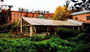 Семенная оранжерея до реконструкции | Источник: БФ «Перспектива»