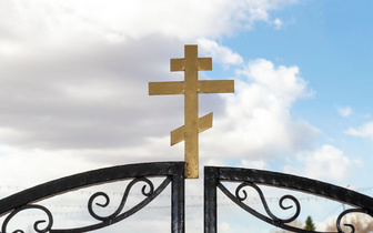 Почему православный крест не такой, как католический?