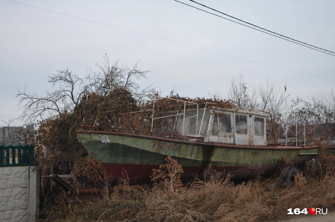 Рядом Волга, а значит, полезно держать возле дома катер | Источник: Сергей Петунин / 164.RU