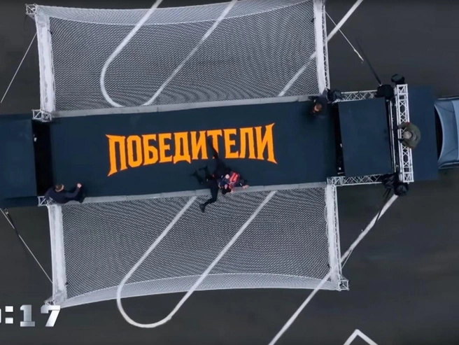 Виталию Петроченко удалось одержать верх над соперником в схватке. | Источник: ren.tv