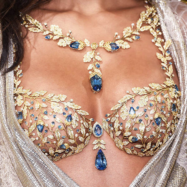 Ангел Victoria’s Secret Лаис Рибейро показала новый Very Sexy Fantasy Bra стоимостью $2 млн
