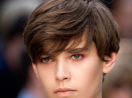 Инструкция: прическа с показа Burberry Prorsum
