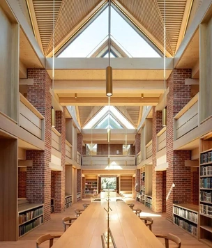 Архитектор Ниал Маклафлин награжден Королевской золотой медалью RIBA 2026 года