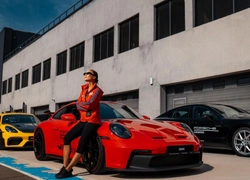 Заезды на гоночной трассе и поездка к Чарынскому каньону: Porsche Experience впервые в Казахстане