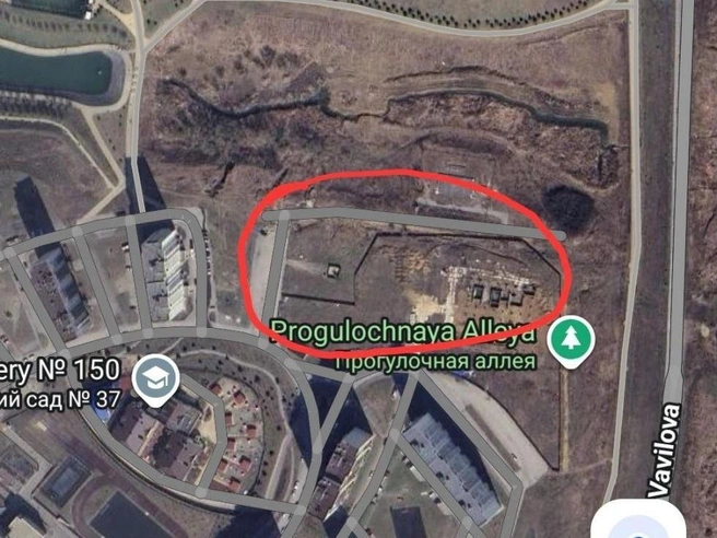 Строительство на большой площади заморожено на протяжении нескольких лет | Источник: читатель 161.RU