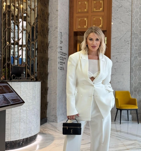 Елена Бушина | www.starhit.ru