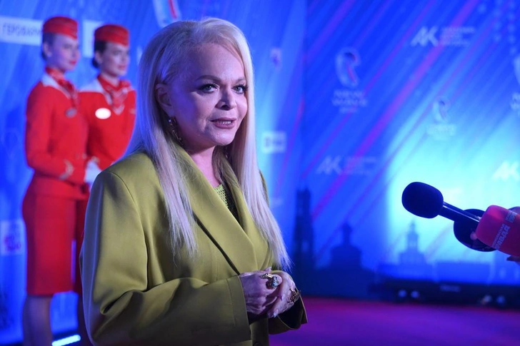Лариса Долина | www.starhit.ru
