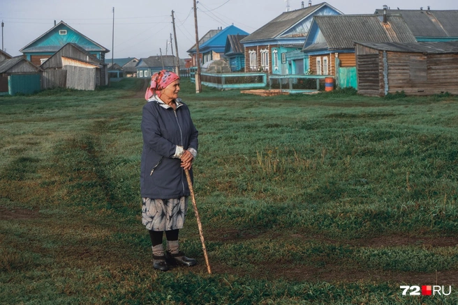 Рабочий стаж Хамарьи — 34 года, пенсия — 19 000 рублей. Дети и внуки уходят на болото за клюквой, чтобы заработать | Источник: Анастасия Малышкина / 72.RU