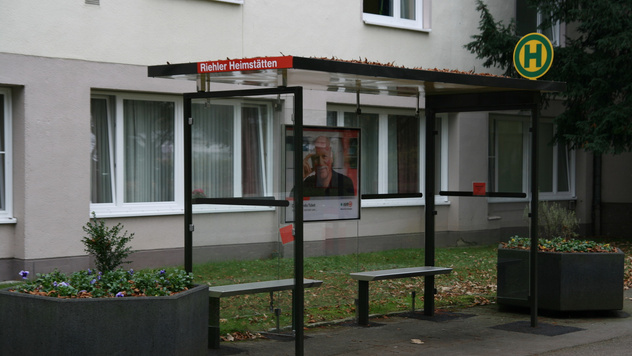 Зачем в Германии существуют поддельные автобусные остановки?