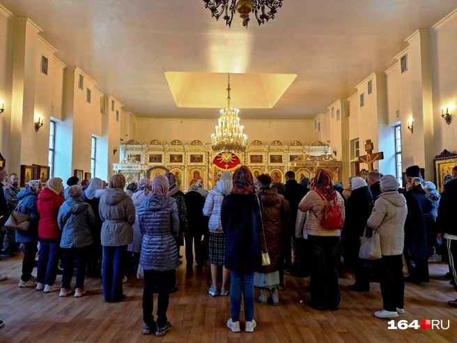 У каждого свои надежды на Николая Чудотворца | Источник: Виктория Федорова / 164.RU