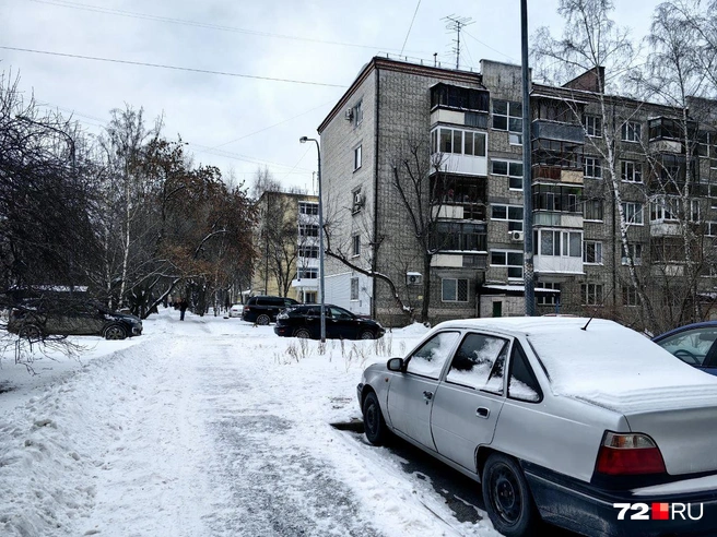 Интересный виток истории. На месте кирпичного завода царских времен появились кирпичные же дома, но уже в советское время  | Источник: Павел Красоткин / 72.RU 