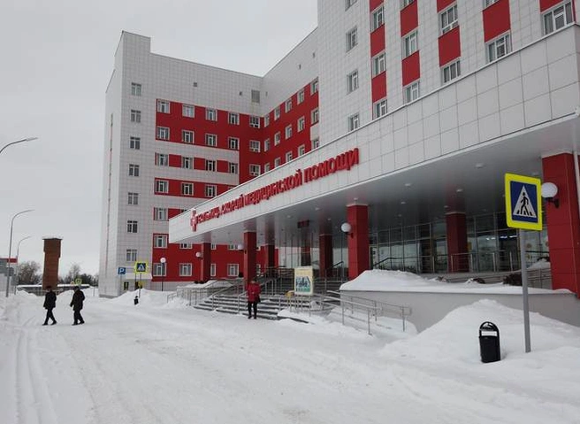 Полиция: девушка, упавшая из окна в Горроще, получила незначительные травмы | ya62.ru