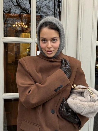 Шерстяная косынка — лучшая альтернатива шапкам (без вреда для прически)