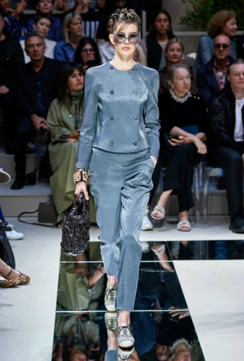 Giorgio Armani весна/лето 2020 | marieclaire.ru