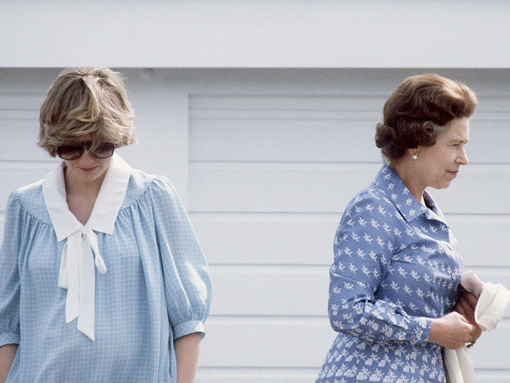 Принцесса Диана и Елизавета II в поло-клубе, Виндзор, май 1982