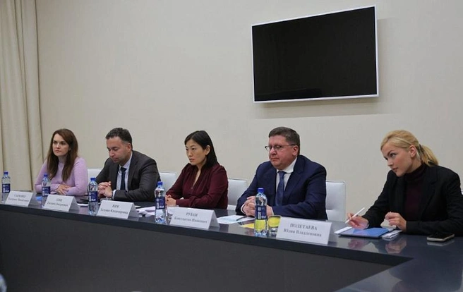 В Архангельске обсудили как «Платформа роста» может помочь закрыть вопрос удаленности от рынков сбыта, высокой стоимости логистики и трудности выхода на федеральные площадки  | Источник: пресс-служба правительства Архангельской области