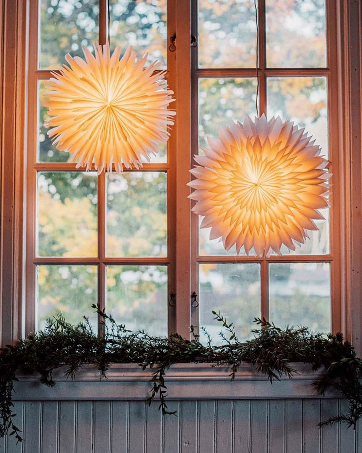 Новогодний декор окна: пять вдохновляющих идей