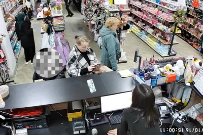 В Южно-Сахалинске ищут забравшую чужой кошелек