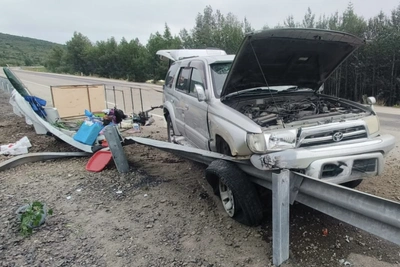 На Колымской трассе в ДТП пострадала пассажирка внедорожника