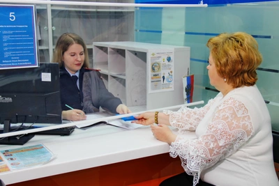 В Костромской области вручили паспорта РФ семье из Киргизии