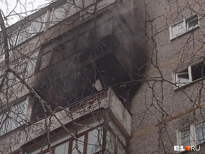После взрыва произошел пожар | Источник: читатель E1.RU