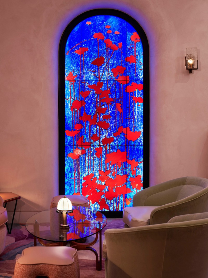 Красная комната: в отеле The Connaught появился артистичный бар