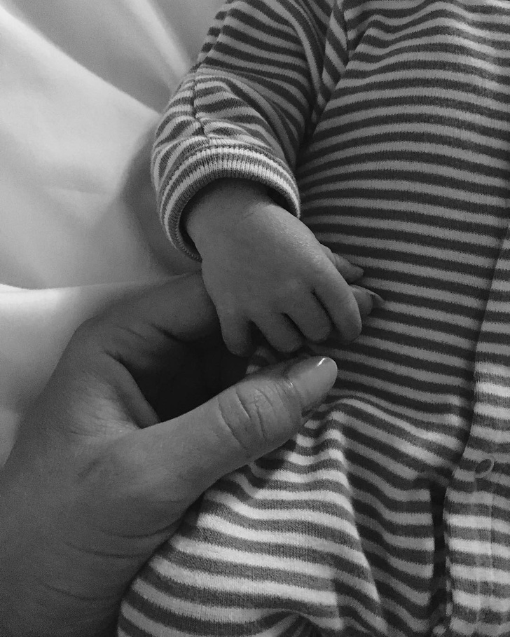 Теперь официально: Рози Хантингтон-Уайтли впервые стала мамой