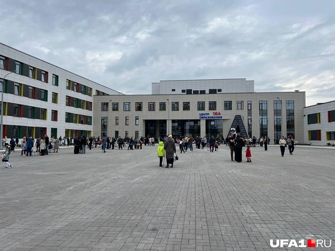 Школьники уже в сборе | Источник: Андрей Бирюков / UFA1.RU