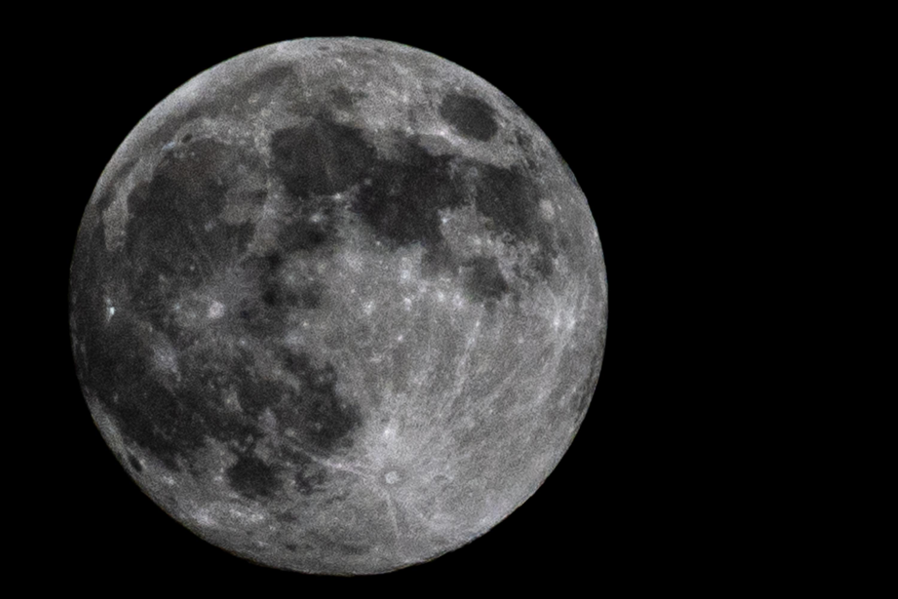 Суперлуние и звездопады: декабрьское небо над Ростовом