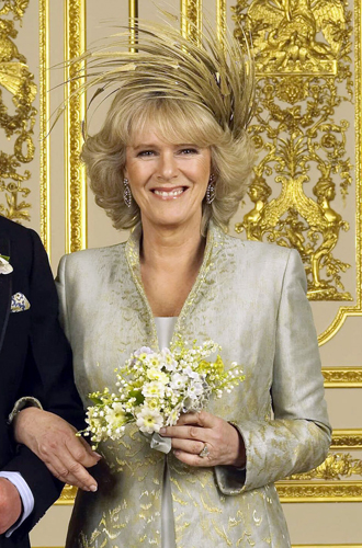 КамиллаВ свадебном букете герцогини Корнуольской на свадьбе в 2005 году красовались первоцветы и все тот же мирт.